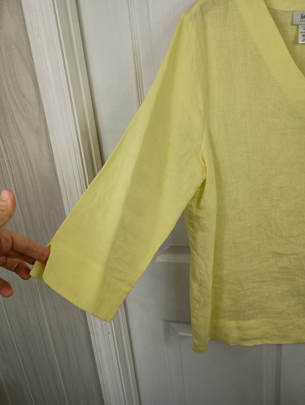 Neiman Marcus Linen Wrap Blouse Large Yellow Carved Coconut Button Asymmetric - Picture 3 of 7